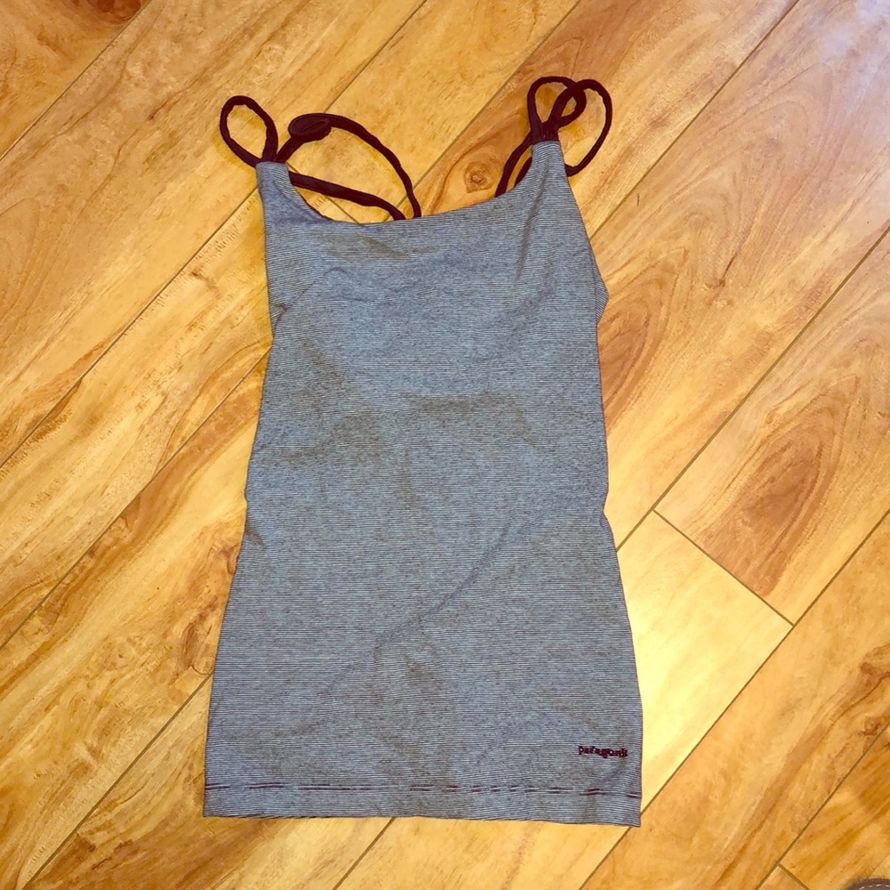 Patagonia women’s small exercise top